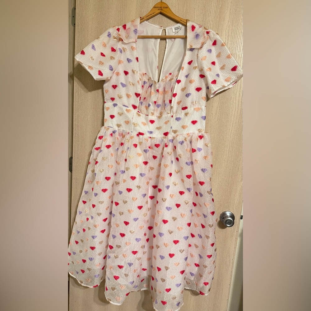 Unique Vintage White Qreen of  Hearts Crinkle Libby Swing Dress - Size 2X